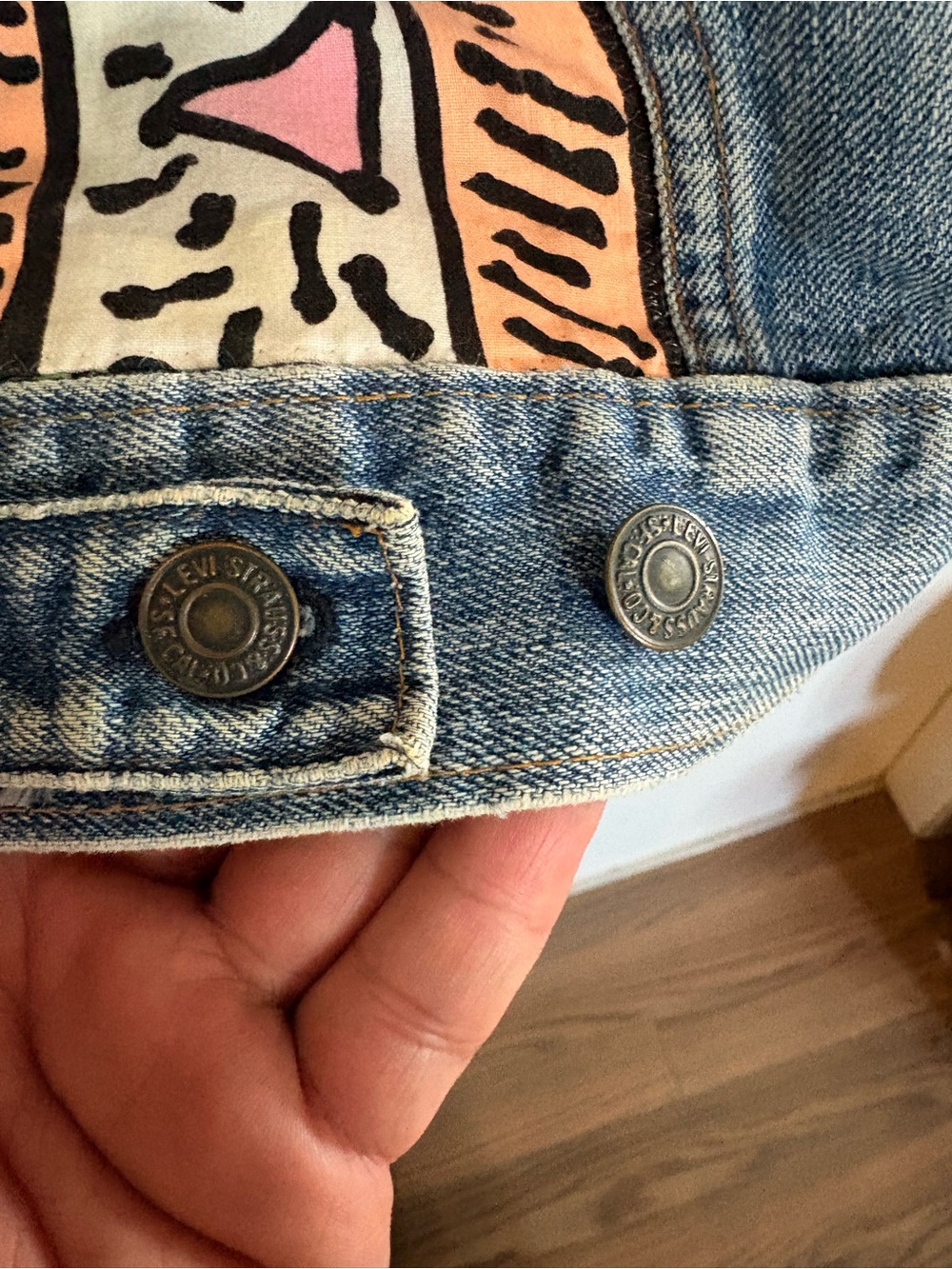 Levi's Light Blue Denim Jacket with Branded Snap - Picture 5 of 7